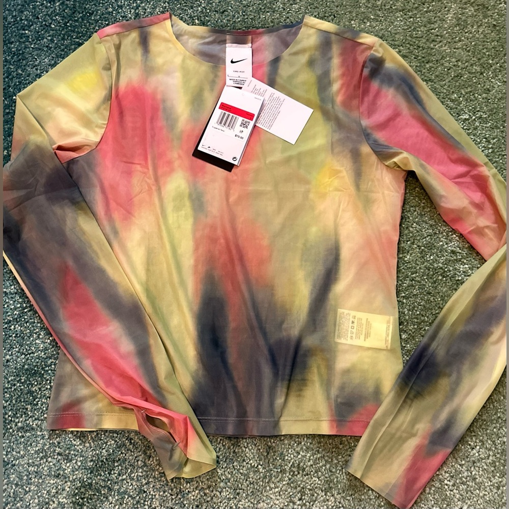 NEW Women's Nike Artist Collection Dri-FIT Long-Sleeve Printed Top - Size L